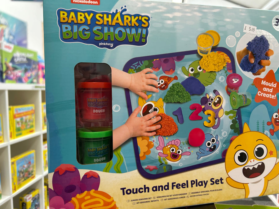 BABY SHARK SENSORY MESSY PLAY SET